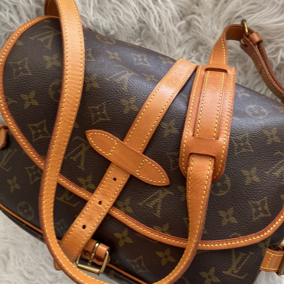 L V Saumur bag 100% Authentic - Picture 3 of 8